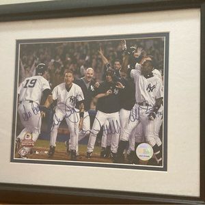 Aaron Boone Game Wining HomeRun 2004 Playoff